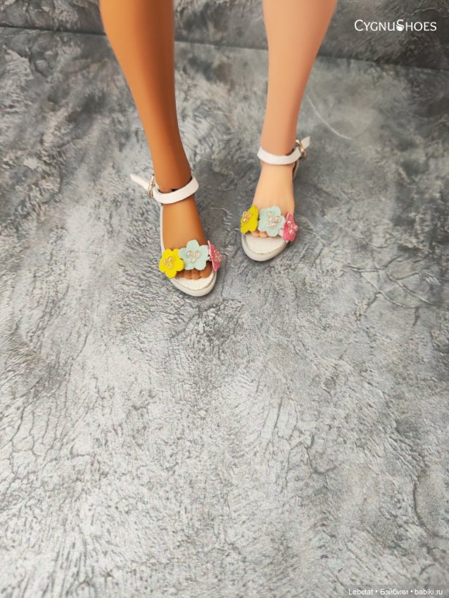 Обувное ассорти — Одежда и обувь для кукол своими руками: фото