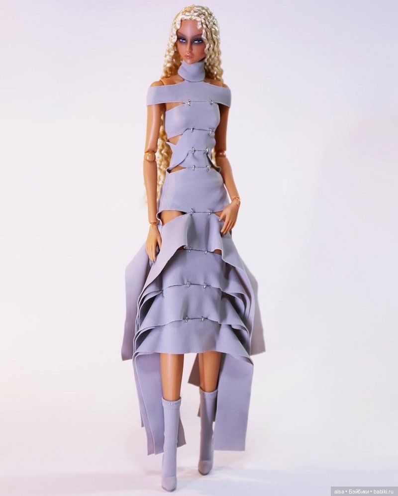 Lovetones - Spring Summer 2025-03 Catwalk Meika