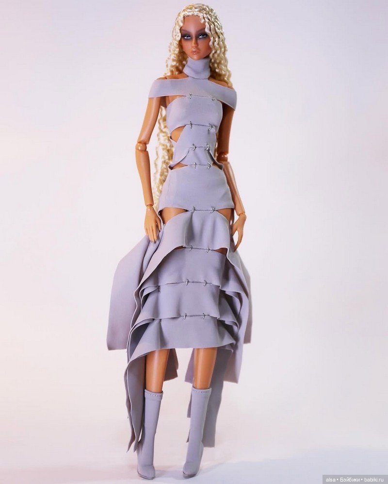 Lovetones - Spring Summer 2025-03 Catwalk Meika (фото 3)