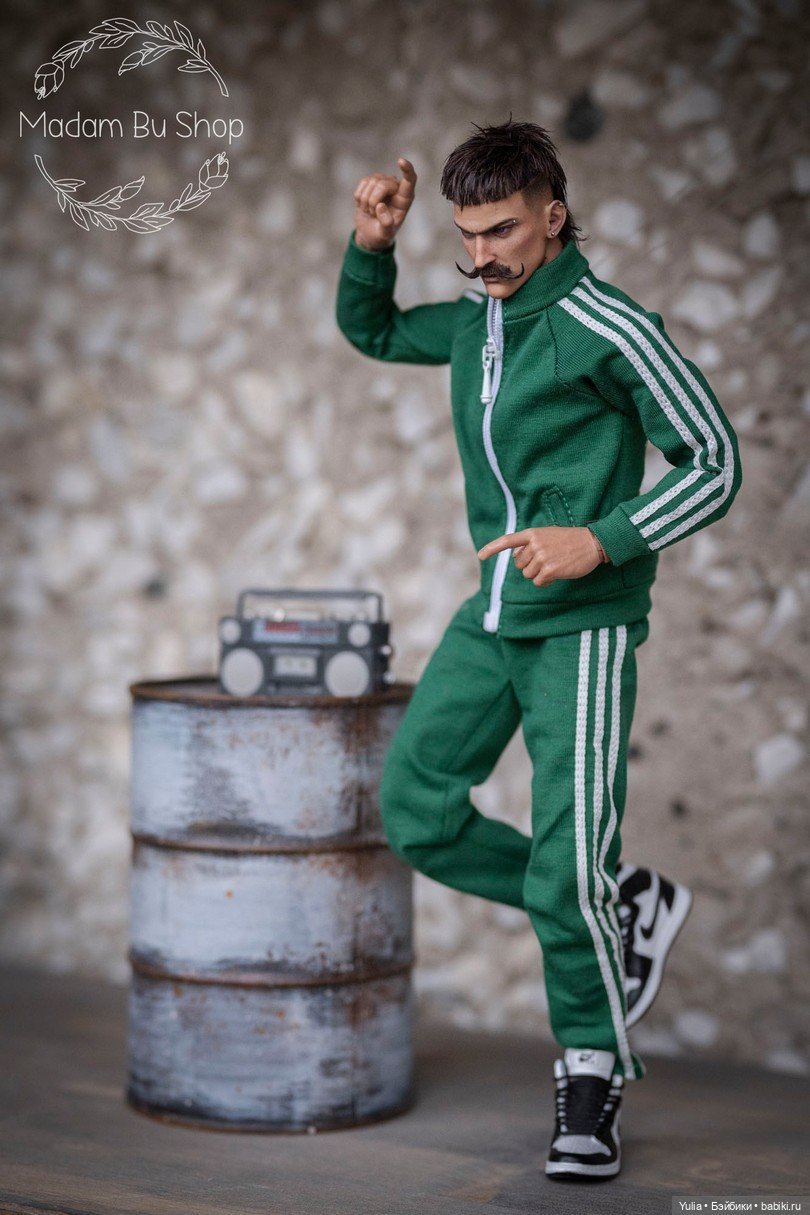 Кастомная экшн-фигурка Валера от Мадам Бу