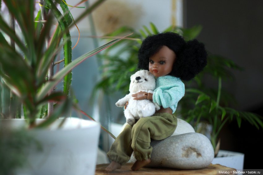 Кроп-худи и джинсы с карманами для Мелкой