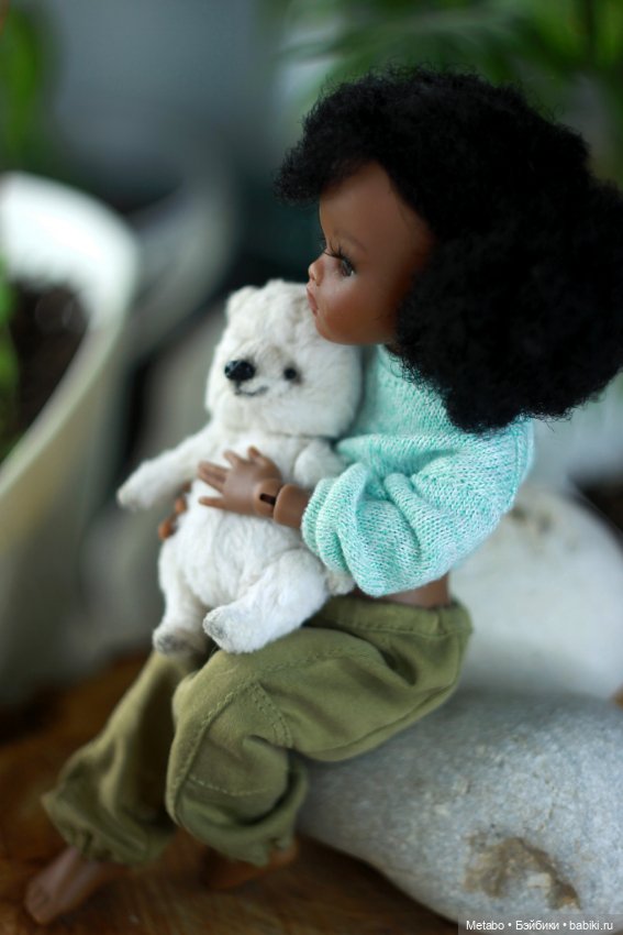 Кроп-худи и джинсы с карманами для Мелкой