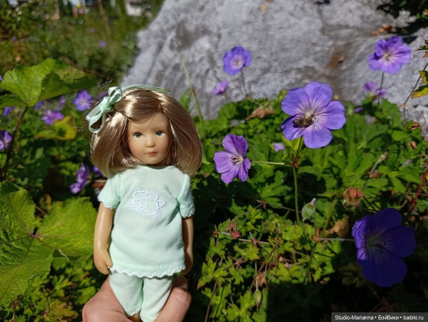 Малышка kidz n cats и цветы осени