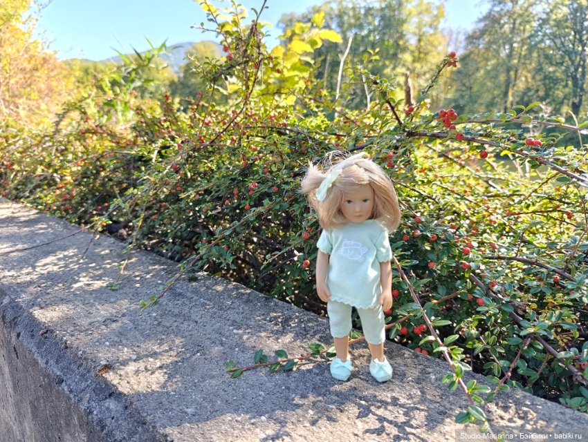 Малышка kidz n cats и цветы осени