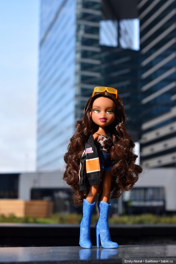 Городская жизнь — Коллекции игровых кукол (Playline): фото полок (фото 10)