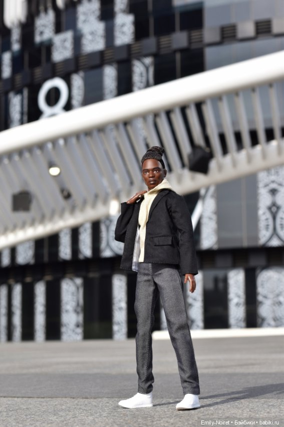 Городская жизнь — Коллекции игровых кукол (Playline): фото полок (фото 5)