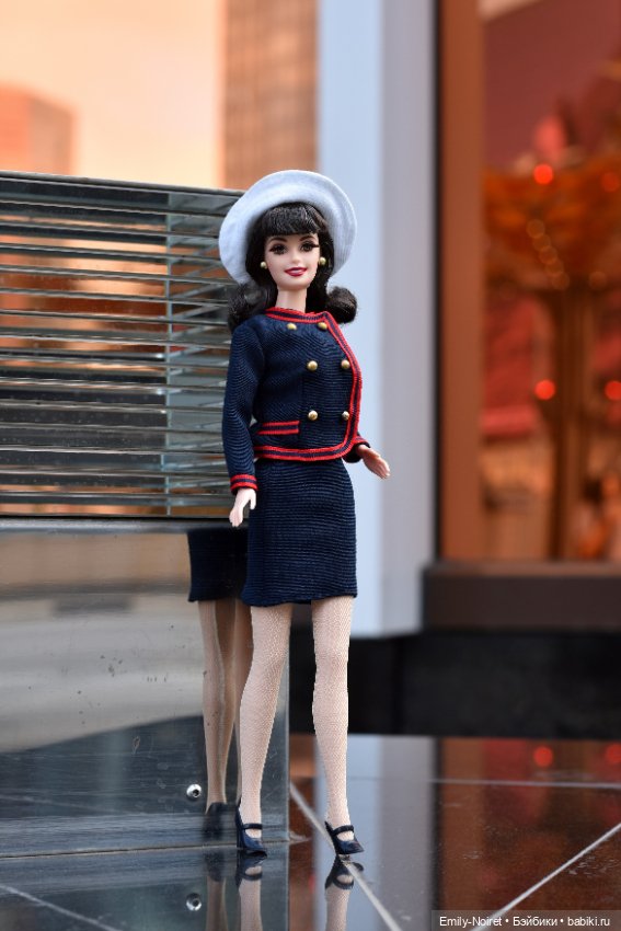 Городская жизнь — Коллекции игровых кукол (Playline): фото полок