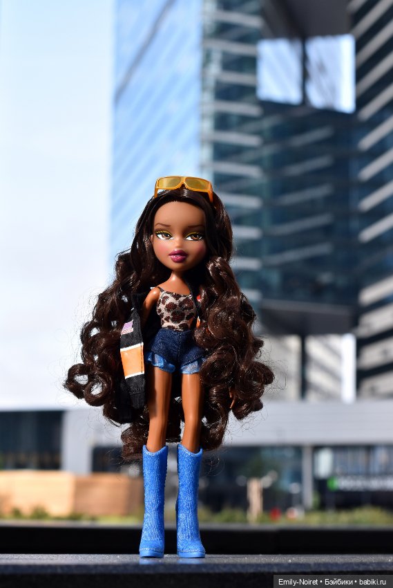 Городская жизнь — Коллекции игровых кукол (Playline): фото полок (фото 9)