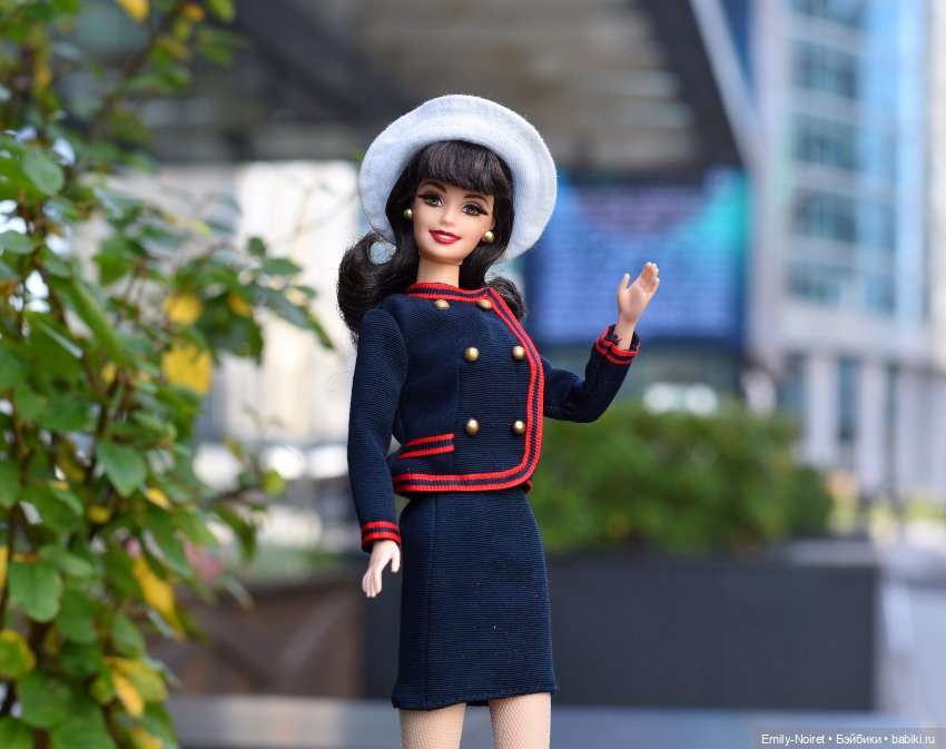 Городская жизнь — Коллекции игровых кукол (Playline): фото полок