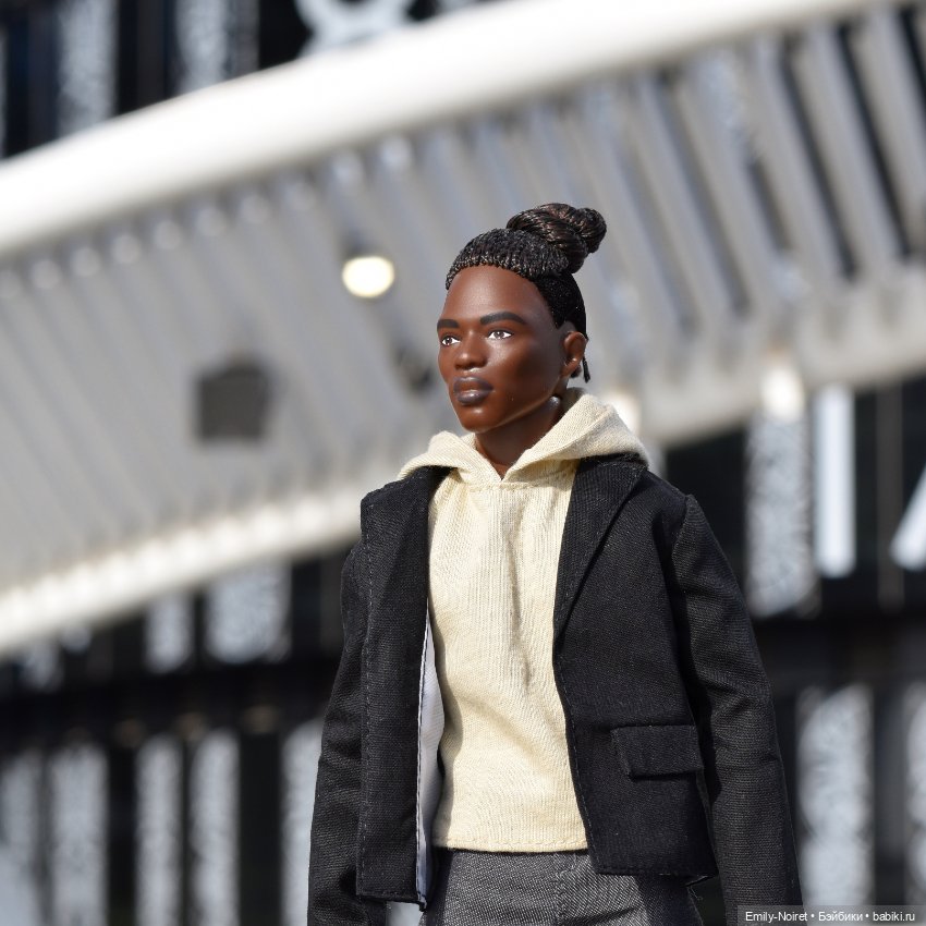 Городская жизнь — Коллекции игровых кукол (Playline): фото полок (фото 4)