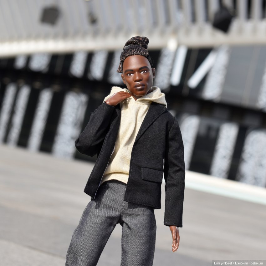 Городская жизнь — Коллекции игровых кукол (Playline): фото полок (фото 6)