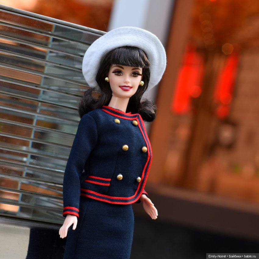 Городская жизнь — Коллекции игровых кукол (Playline): фото полок