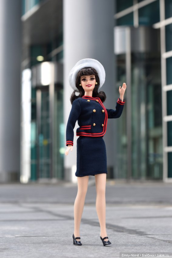 Городская жизнь — Коллекции игровых кукол (Playline): фото полок