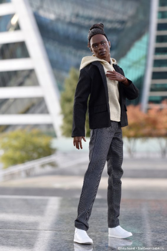 Городская жизнь — Коллекции игровых кукол (Playline): фото полок (фото 2)