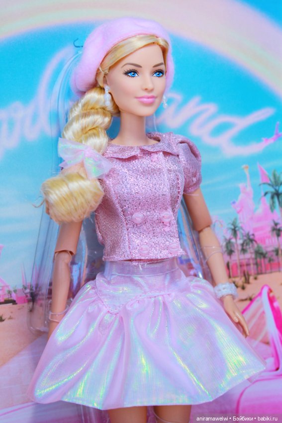 Барби Марго Робби с закрытой улыбкой (фото 6)