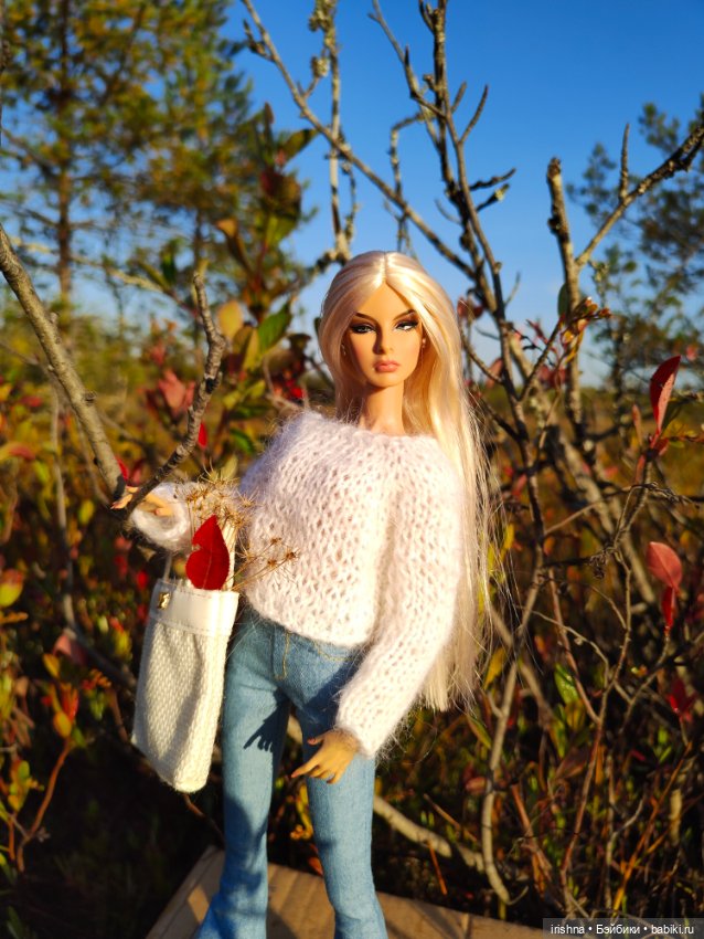 Агнес и живописные виды деревни Мста