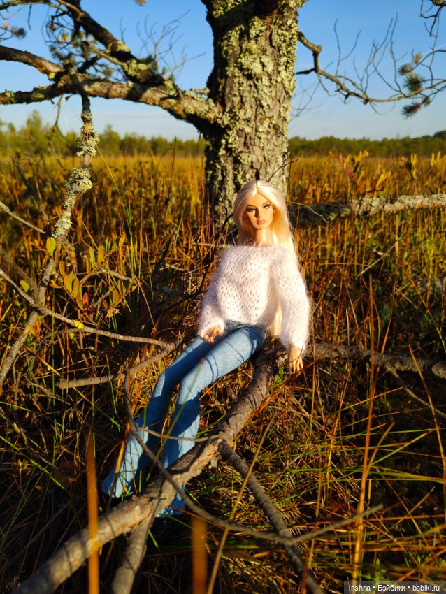 Агнес и живописные виды деревни Мста