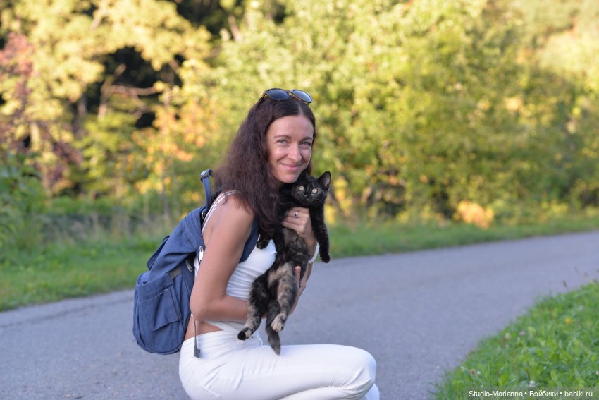 Малышка kidz n cats и цветы осени