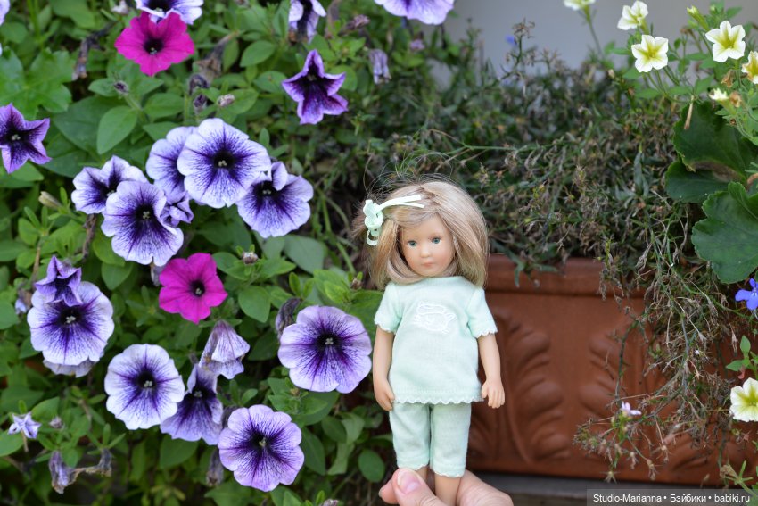 Малышка kidz n cats и цветы осени