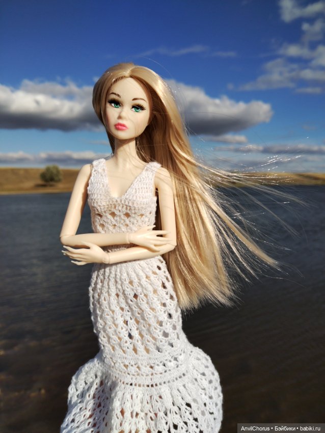 Мадам-недовольство на прогулке