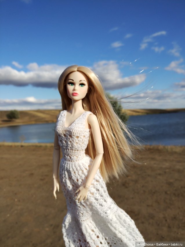 Мадам-недовольство на прогулке