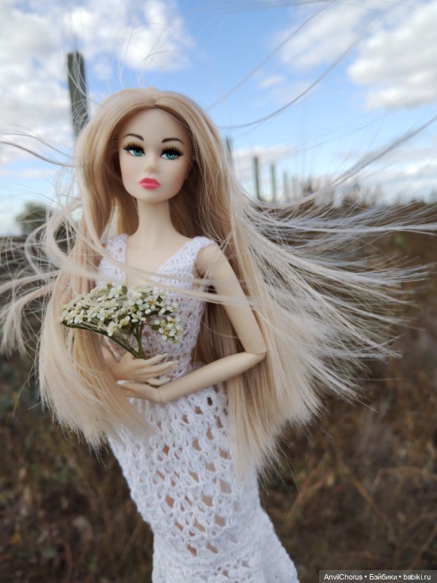 Мадам-недовольство на прогулке