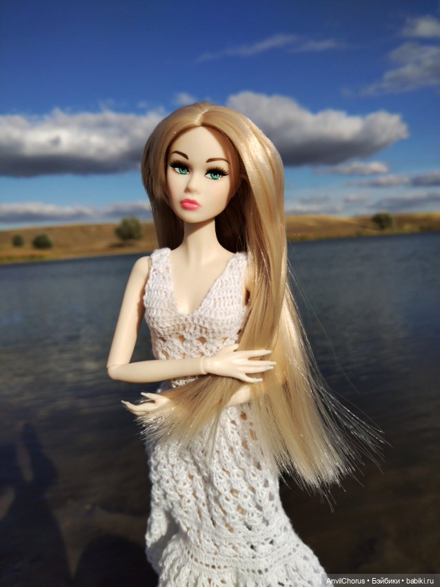 Мадам-недовольство на прогулке