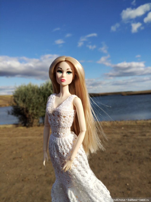 Мадам-недовольство на прогулке