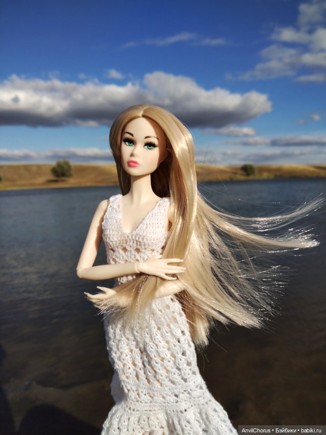 Мадам-недовольство на прогулке