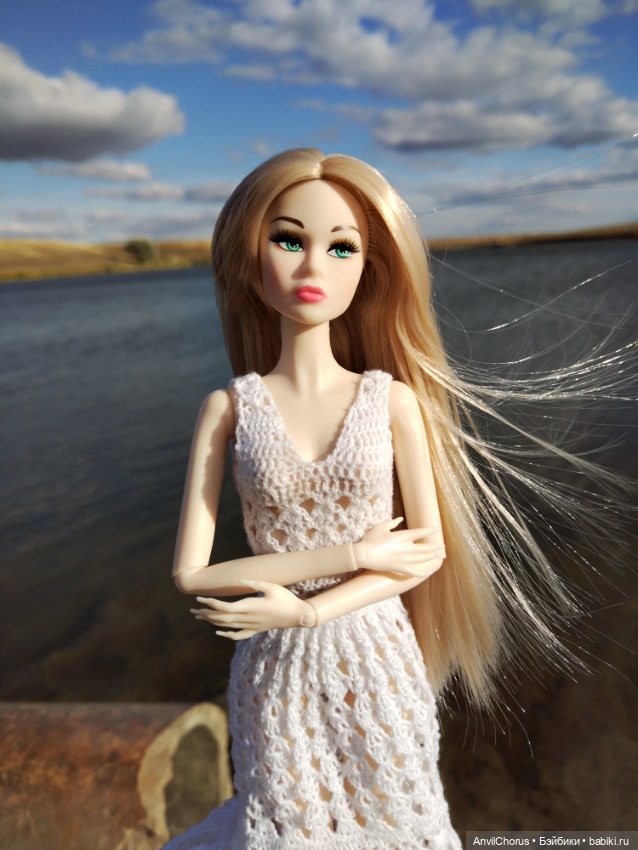 Мадам-недовольство на прогулке