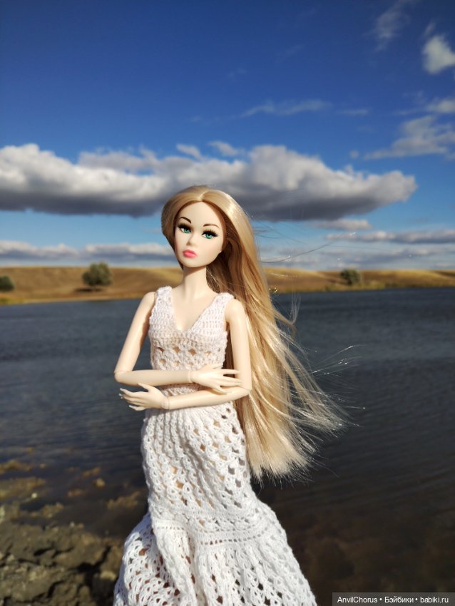 Мадам-недовольство на прогулке