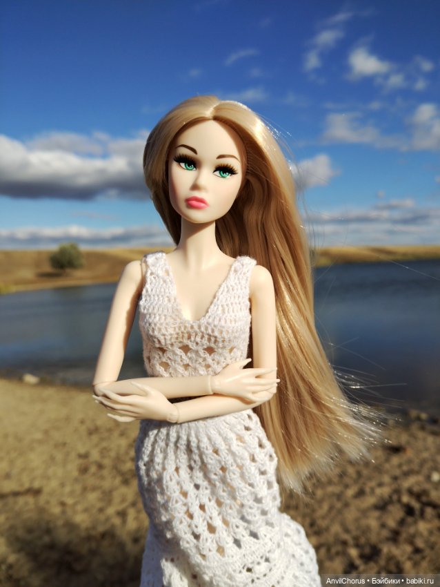 Мадам-недовольство на прогулке