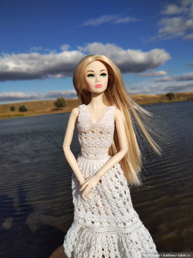 Мадам-недовольство на прогулке