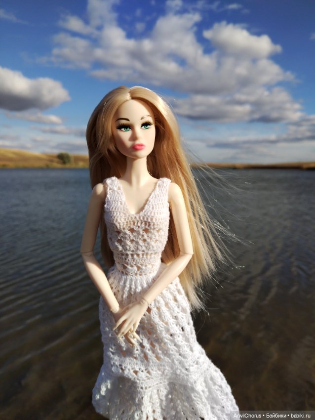 Мадам-недовольство на прогулке