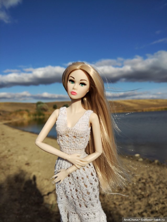 Мадам-недовольство на прогулке