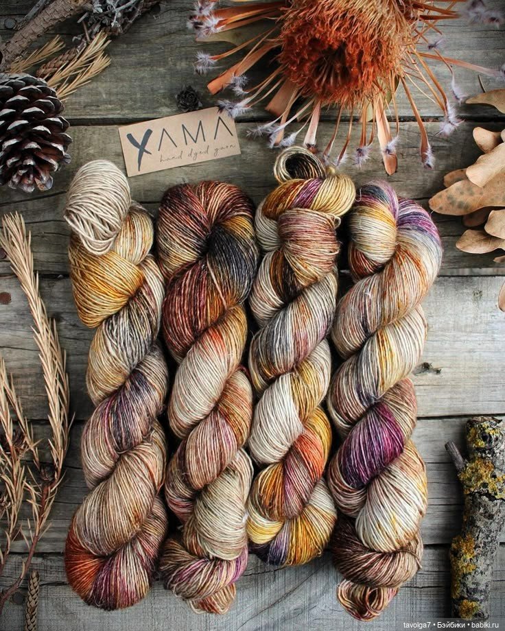 Клубки и вязание в осенних тонах (фото 8)