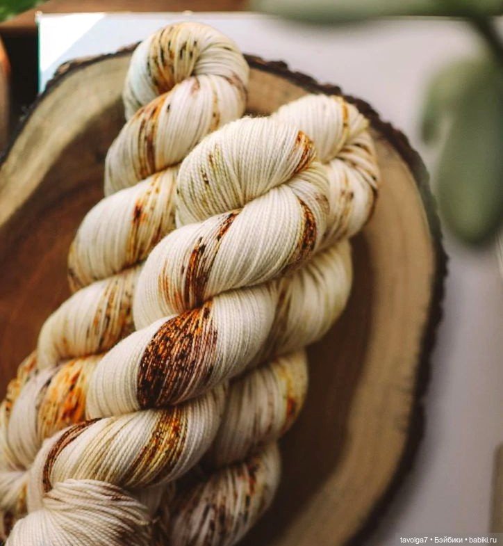 Клубки и вязание в осенних тонах (фото 4)