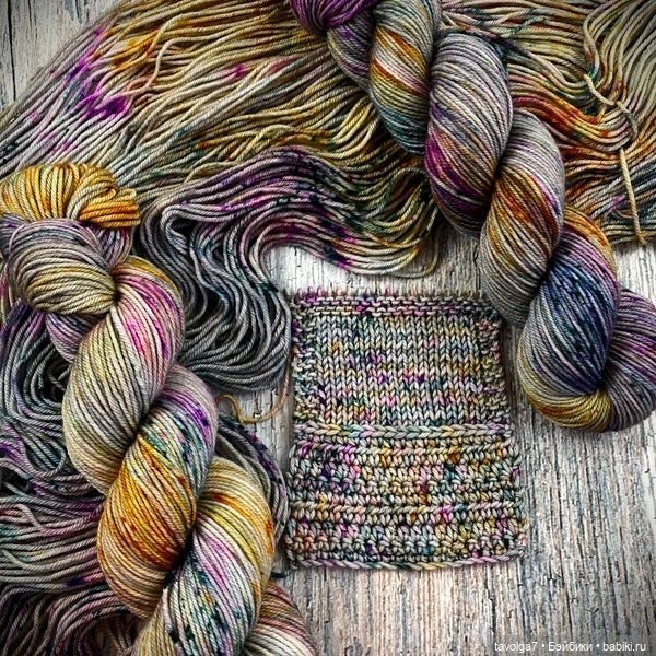 Клубки и вязание в осенних тонах (фото 9)