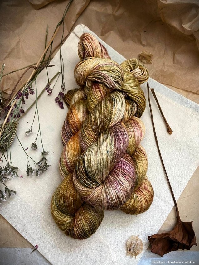 Клубки и вязание в осенних тонах (фото 6)