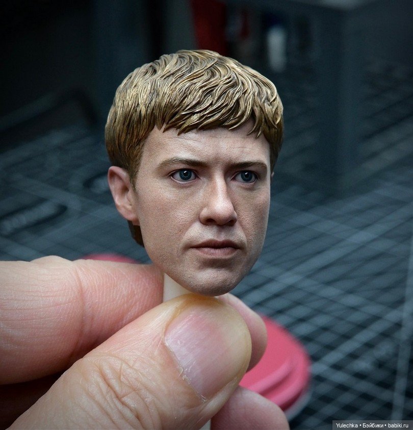 Hot Toys - фото прототипа скульпта Джонни Шторма (Джозеф Куинн) (фото 2)