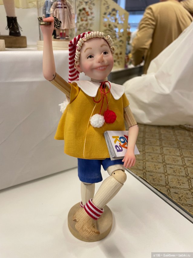 Выставка кукол на Тишинке