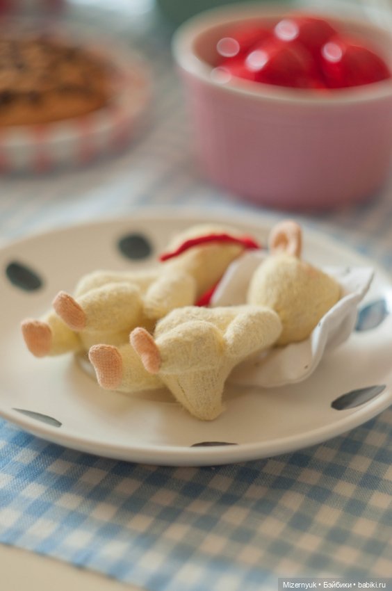 Л ю б о в ь маленьких утят