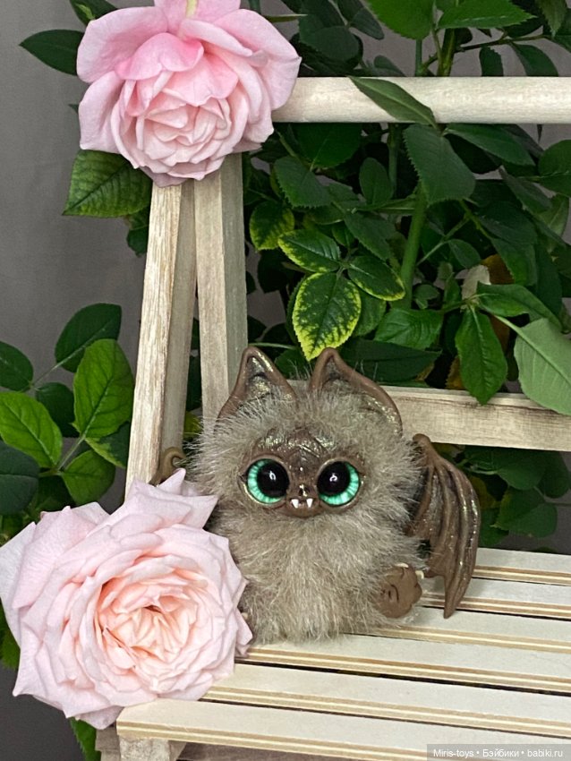 Летучая мышка Цветочек — Игрушки в смешанной технике (мех и глина): Арт