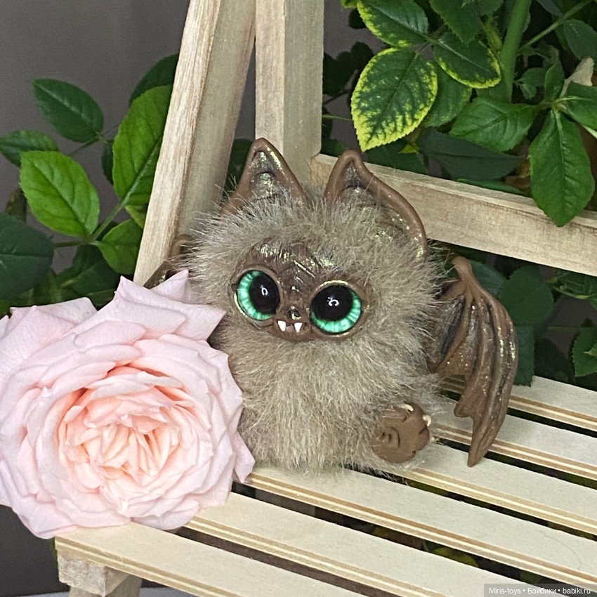 Летучая мышка Цветочек — Игрушки в смешанной технике (мех и глина): Арт (фото 6)