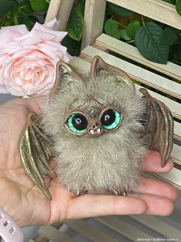 Летучая мышка Цветочек — Игрушки в смешанной технике (мех и глина): Арт