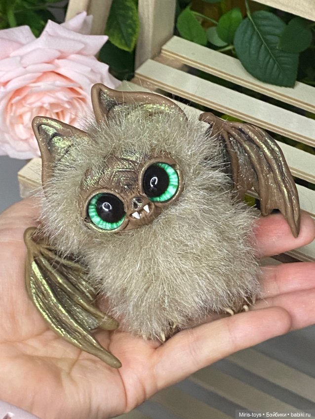 Летучая мышка Цветочек — Игрушки в смешанной технике (мех и глина): Арт