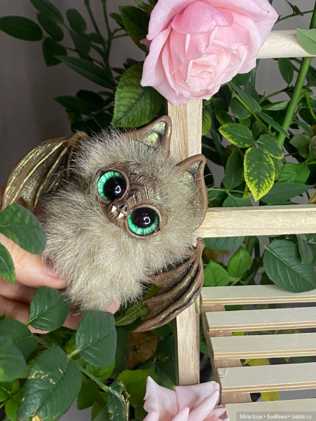 Летучая мышка Цветочек — Игрушки в смешанной технике (мех и глина): Арт (фото 4)
