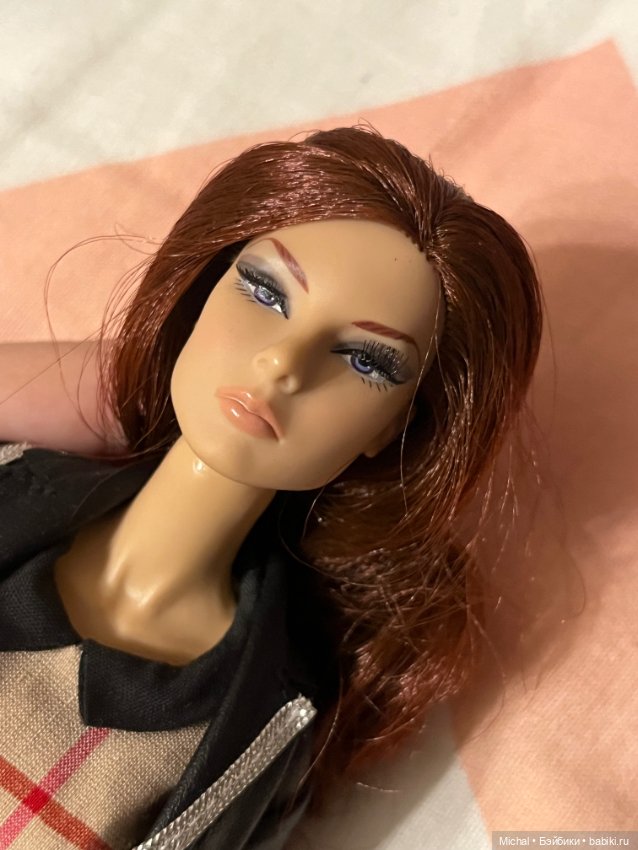 Нужен совет. Отклеившиеся ресницы