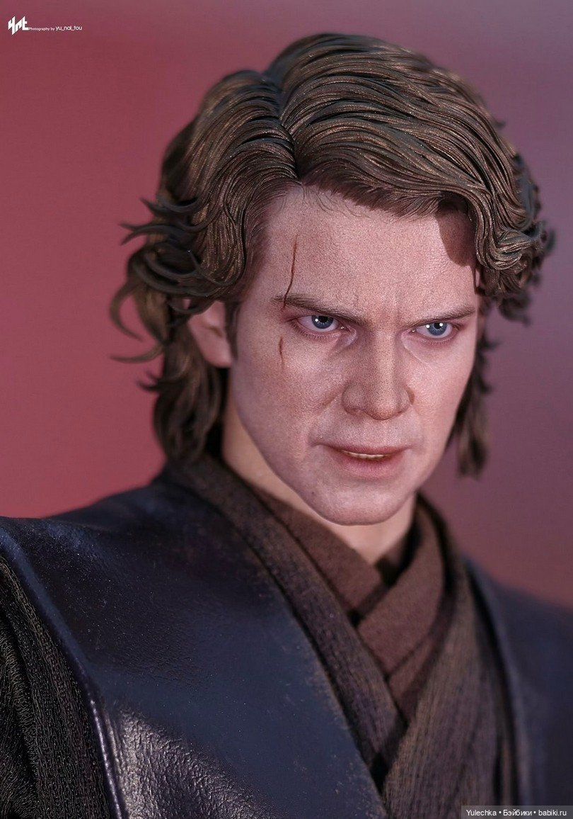 Фигурка Энакина Скайуокера - Hot Toys