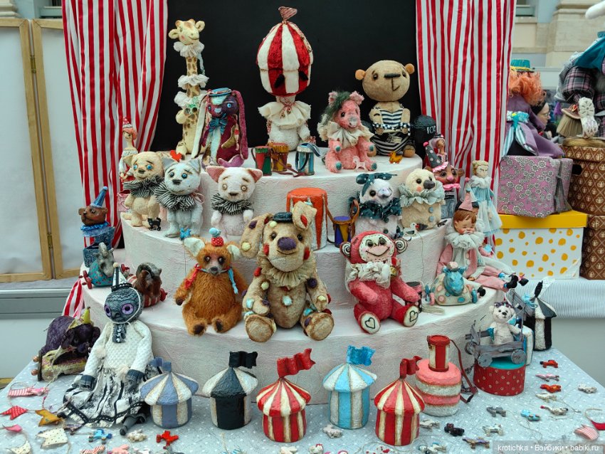 Выставка в Гостином дворе 2025 - часть 2